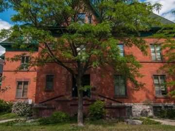 Kildare House on Chapel Street in Ottawa, home to Willow Roots Therapy